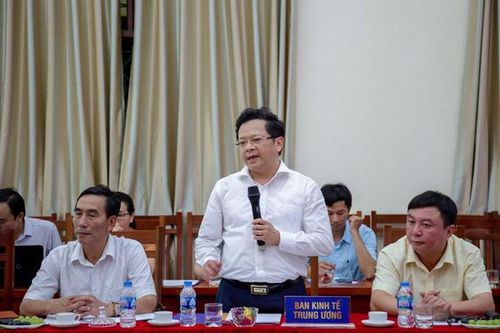 Ban Kinh tế Trung ương khảo sát tại Công ty CP Thương mại Thái Hưng