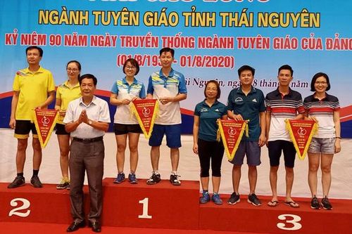 Trên 100 vận động viên tham gia Giải cầu lông truyền thống ngành Tuyên giáo