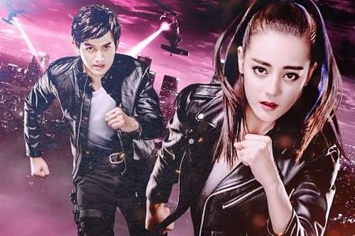 Không chỉ hình tượng cổ trang, Địch Lệ Nhiệt Ba từng đốn tim fan bằng sự cá tính thế này
