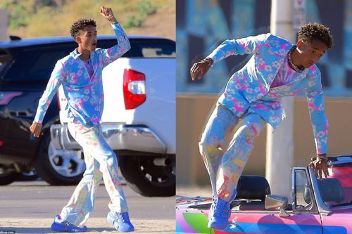 Jaden Smith mặc sặc sỡ trên phố