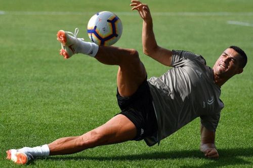 Ronaldo phô diễn kỹ thuật trước đại chiến với Lazio