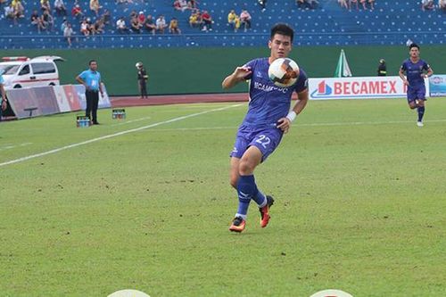 Tiến Linh sa sút cùng Bình Dương
