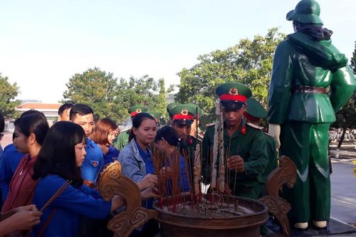 Tuổi trẻ An Giang tri ân anh hùng liệt sỹ