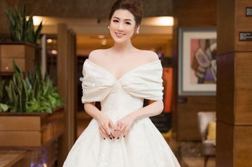 Tú Anh trúng show liên tiếp nhưng tụt giá cát-xê