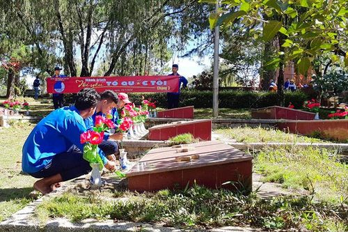 Hơn 150 đoàn viên, thanh niên tham gia hành trình tri ân