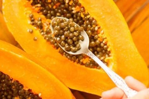 Bạn nên từ bỏ ngay thói quen ăn đu đủ thì cạo hạt vứt đi bởi nó có những lợi ích đáng kinh ngạc mà ít ai ngờ tới