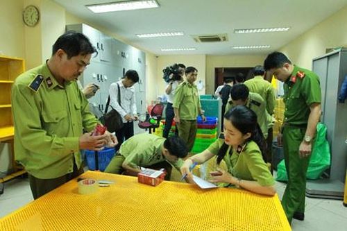 Nghi vấn mạo danh quản lý thị trường đòi doanh nghiệp 'bồi dưỡng': Gọi ngay 1900.888.655 để xử lý