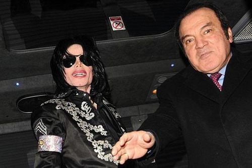 Quản lý cũ Michael Jackson tiếp tục kiện, đòi bồi thường 3 triệu USD