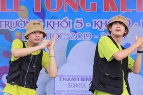 Quang Đăng bị phản ứng khi nhảy 'Bigcityboi' ở trường học