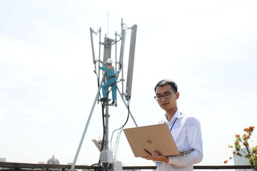 Viettel đầu tư hàng triệu USD 'xóa' cột phát sóng kiểu cũ tại Hà Nội