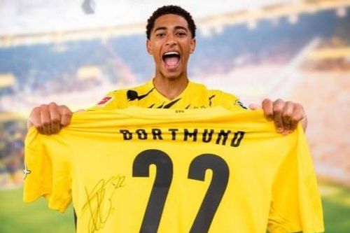 Dortmund vượt mặt MU để chiêu mộ cầu thủ 17 tuổi đắt nhất lịch sử