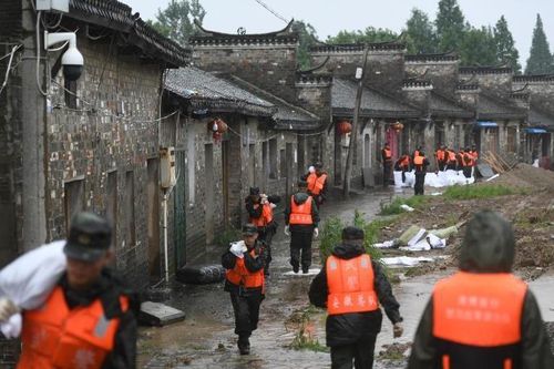 Cổ trấn 'ba sông gặp nhau' ở Trung Quốc sơ tán khẩn toàn bộ 30.000 dân