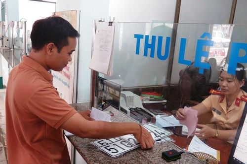 Thêm 4 trường hợp bị thu hồi đăng ký xe, biển số xe