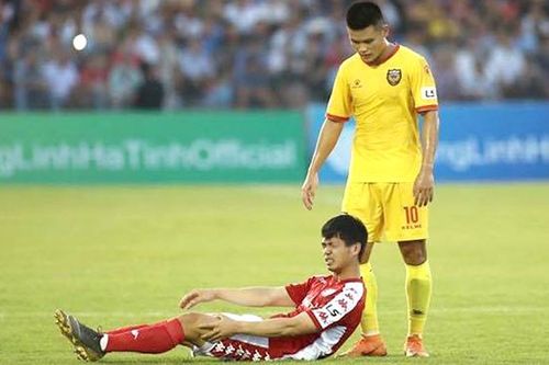 Công Phượng, Tiến Linh không thể mãi 'gánh team'