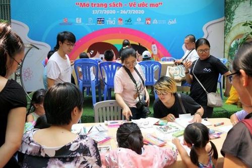 Sách và ca nhạc cho thiếu nhi