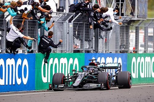 Chặng Hungarian Grand Prix: Không thể cản nổi Hamilton