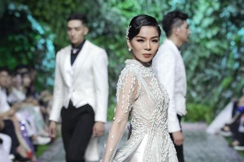 Lệ Quyên trình diễn thời trang, bán váy làm thiện nguyện