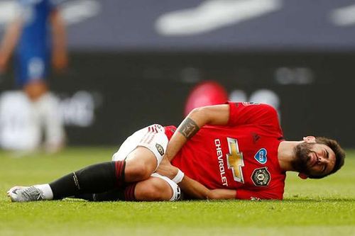 MU: Bruno Fernandes ngày càng 'xấu xí' vì thói quen ăn vạ