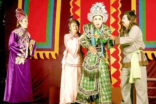 Biểu diễn hát bội ở Thảo Cầm viên Sài Gòn