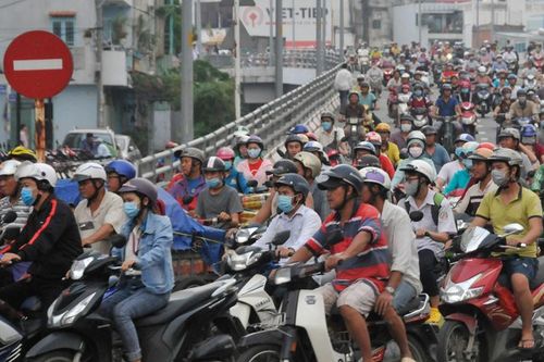 Hạn chế xe cá nhân tại TPHCM: Tính toán kỹ và có lộ trình hợp lý