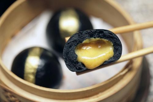 Các loại bánh màu đen khiến tín đồ ẩm thực 'chết mê chết mệt'