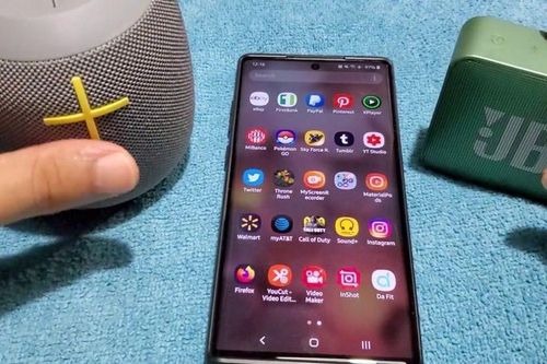 Khám phá tính năng chia sẻ âm thanh Samsung Dual Audio