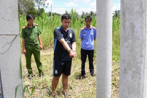 Ghé quán uống nước, nảy sinh tà ý cướp, hiếp nữ chủ quán