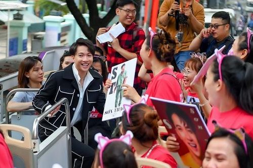 'Chiêu riêng' S.T Sơn Thạch giúp fan bớt căng thẳng mùa thi cử