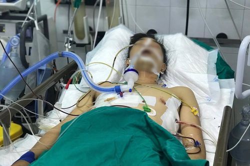 Cứu sống người lái xe ôm bị kẻ cướp đâm vào ngực, đối mặt với tử thần