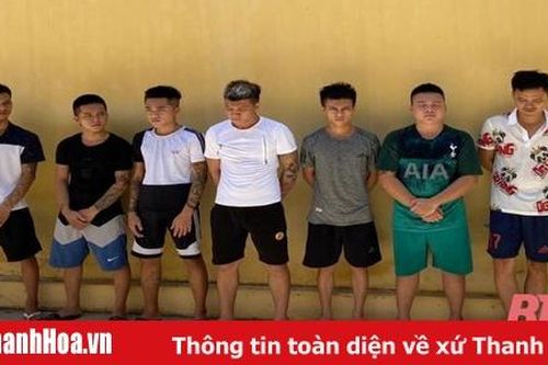 Tạm giam 8 đối tượng dùng hung khí nguy hiểm gây rối TTCC