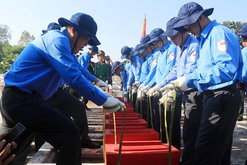 Cải táng 99 hài cốt liệt sĩ hy sinh trên chiến trường Campuchia và trong nước