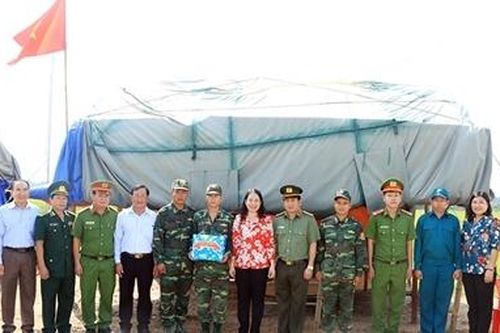 Động viên lực lượng làm nhiệm vụ phòng, chống dịch COVID-19 trên tuyến biên giới