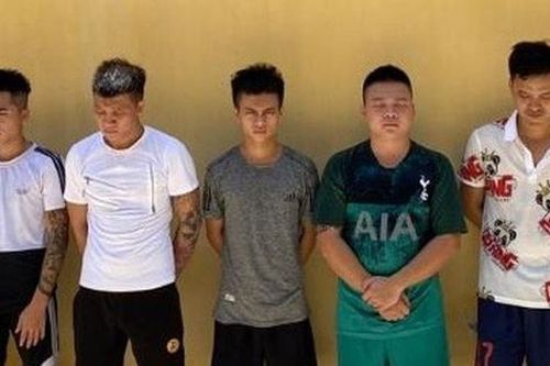 Mang dao, kiếm, súng đạn nhựa... hẹn nhau 'giải quyết' mâu thuẫn