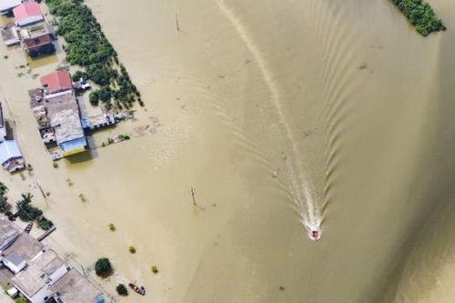 Nước lũ dâng đạt đỉnh tại đập Tam Hiệp, Trung Quốc