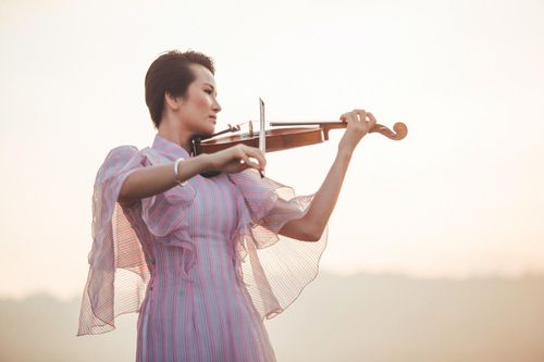 Hoa hậu Cao Thùy Dương kể về thời đọc tin rao vặt để tìm việc