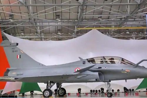 Không quân Ấn Độ ra mắt đội bay 5 chiếc tiêm kích đa năng Rafale đầu tiên