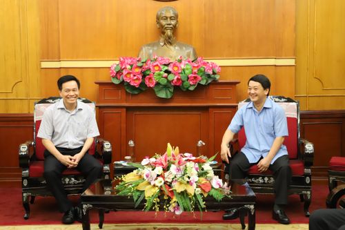 Nêu cao những nghĩa cử cao đẹp của lưu học sinh Việt Nam