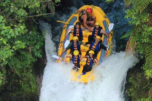 Trải nghiệm chèo thuyền vượt ngọn thác gập ghềnh nhất thế giới