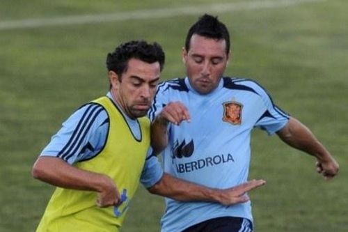 Xavi trở thành HLV của Cazorla