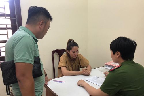 Tú bà khai cách điều hành 'Tập đoàn phò' bán dâm 3 triệu
