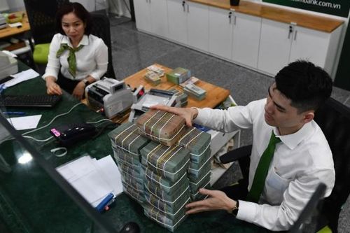 NHNN muốn lùi việc siết tỷ lệ vốn ngắn hạn cho vay trung dài hạn