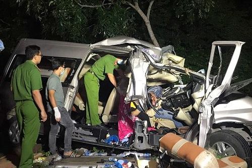 Phó Thủ tướng chỉ đạo khắc phục hậu quả vụ tai nạn thảm khốc tại Bình Thuận