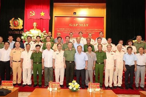 Bộ Công an gặp mặt các thế hệ lãnh đạo lực lượng Cảnh sát nhân dân qua các thời kỳ