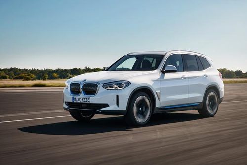 BMW ra mắt mẫu SUV chạy điện đầu tiên
