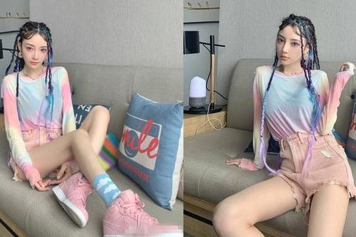 Sau ly hôn, Lý Tiểu Lộ trở thành cô nàng tiệc tùng giàu có, gợi cảm