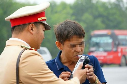 Cảnh sát giao thông mở cao điểm xử lý vi phạm trên toàn quốc
