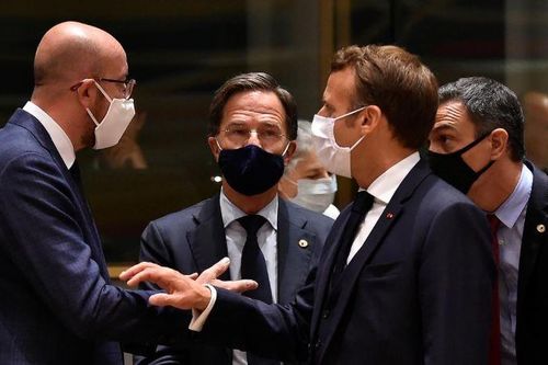 EU đạt thỏa thuận về phục hồi sau đại dịch tại cuộc hội nghị thượng đỉnh kéo dài bất thường