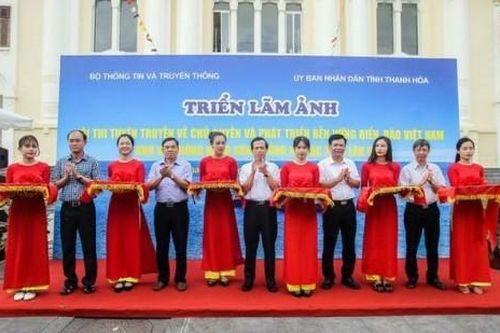 Khai mạc triển lãm ảnh về chủ quyền và phát triển bền vững biển, đảo Việt Nam