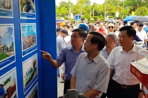 Khai mạc triển lãm ảnh tuyên truyền chủ quyền biển đảo tại Thanh Hóa