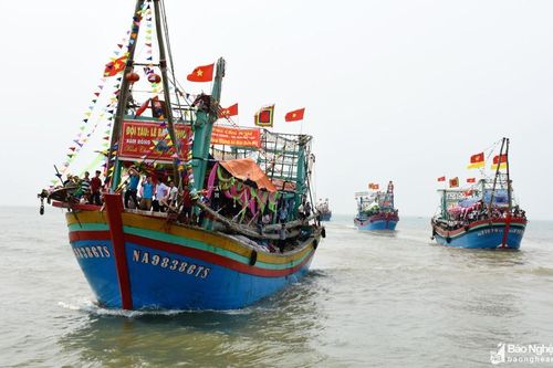 Những băn khoăn về ban hành chính sách hỗ trợ mua thiết bị giám sát hành trình cho ngư dân